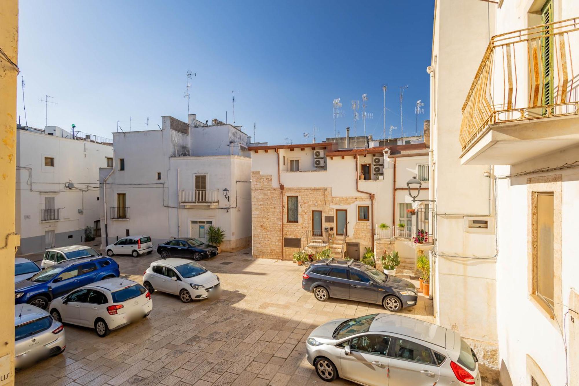 Antiche Mura Apartments "Nel Cuore Della Puglia"Bivani, Cucina, Terrazzo Turi Exterior foto