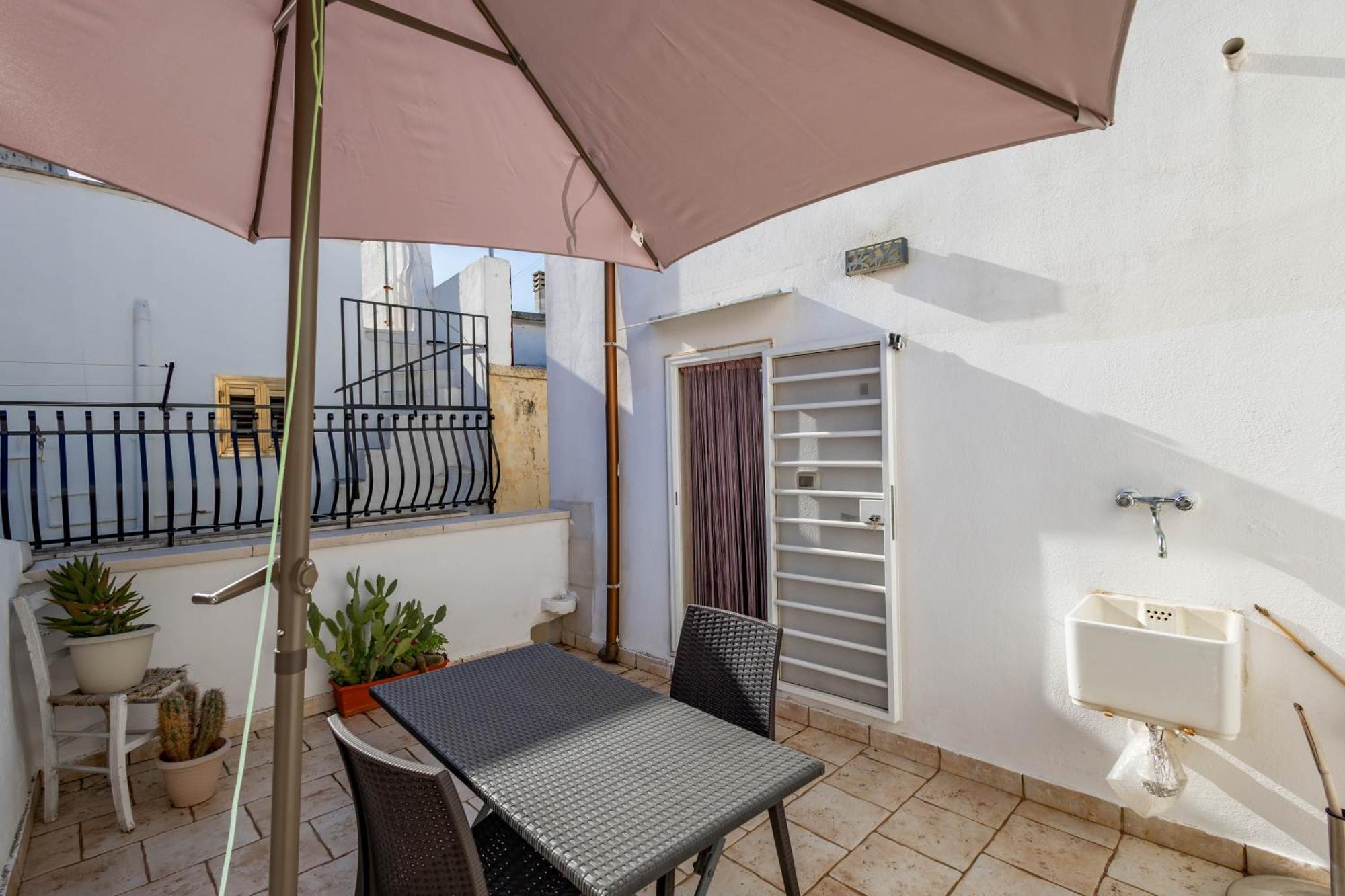 Antiche Mura Apartments "Nel Cuore Della Puglia"Bivani, Cucina, Terrazzo Turi Exterior foto