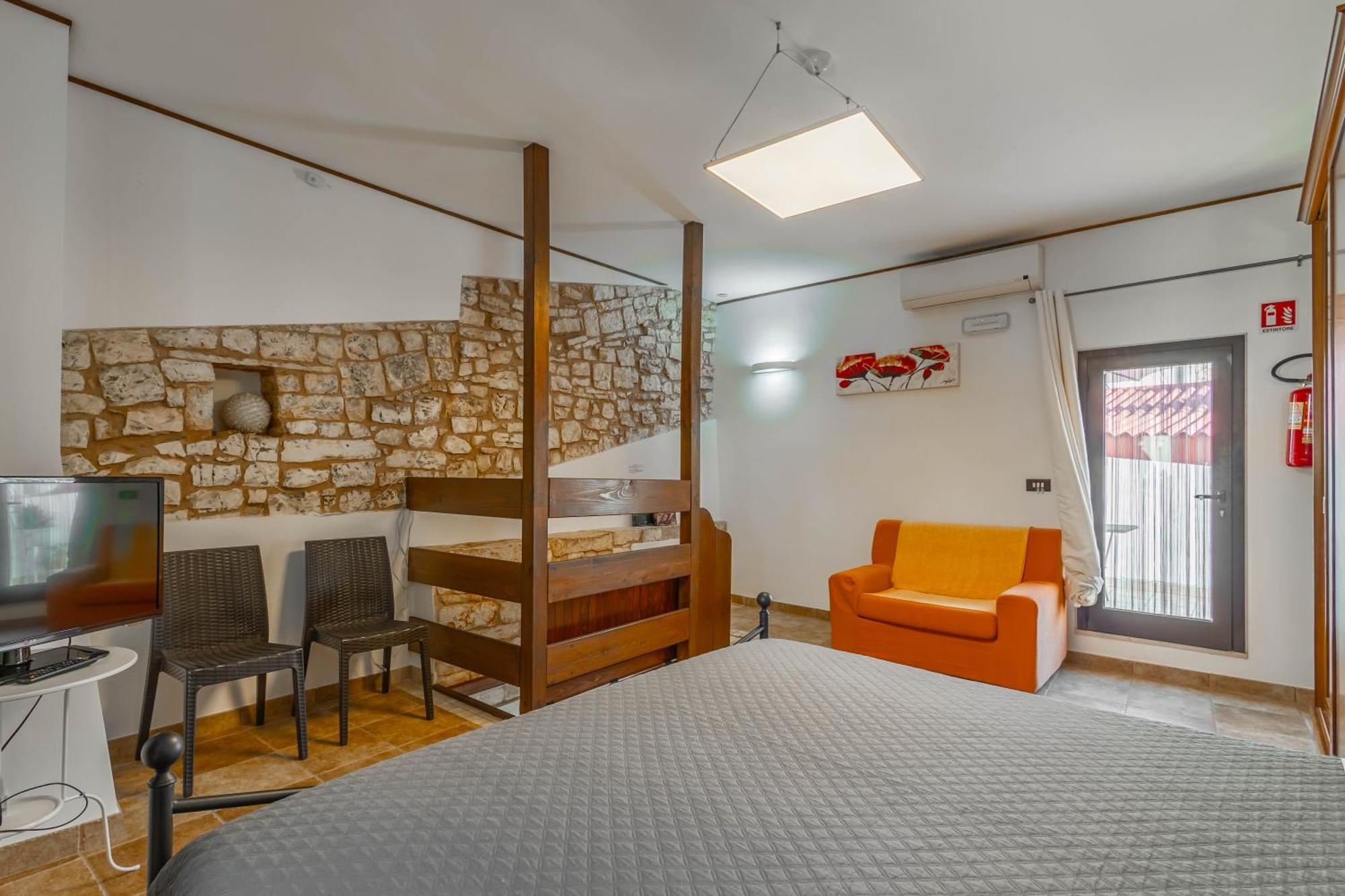 Antiche Mura Apartments "Nel Cuore Della Puglia"Bivani, Cucina, Terrazzo Turi Exterior foto
